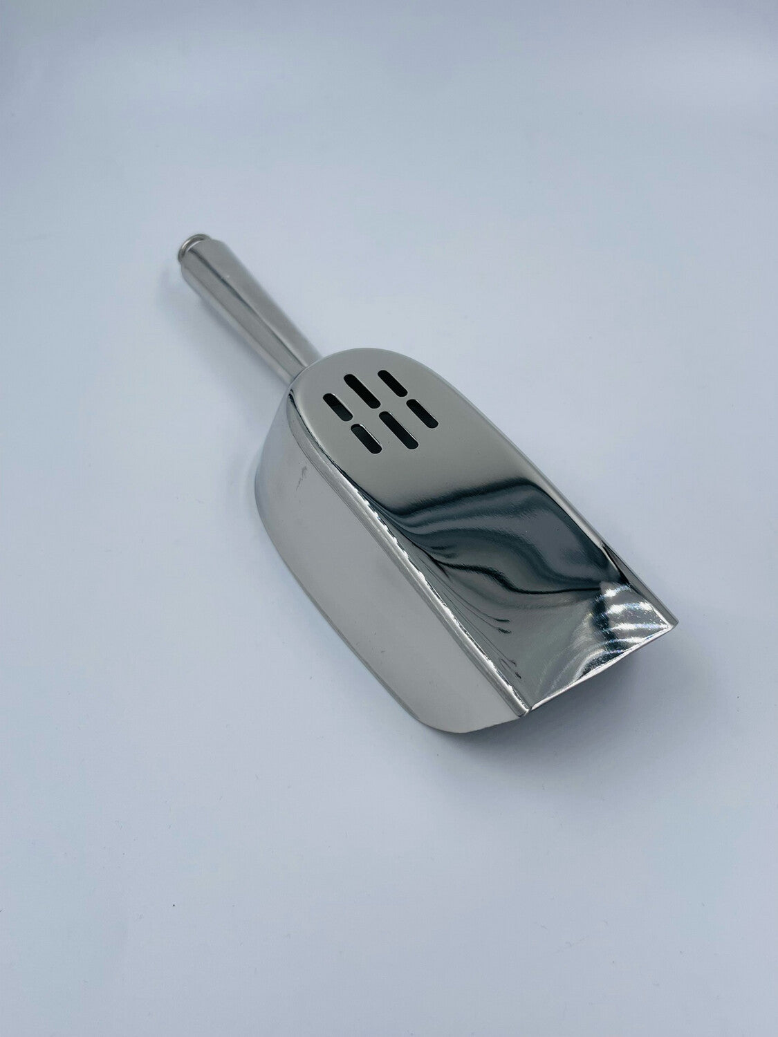 PALA PARA HIELO CON RANURA  400 GR