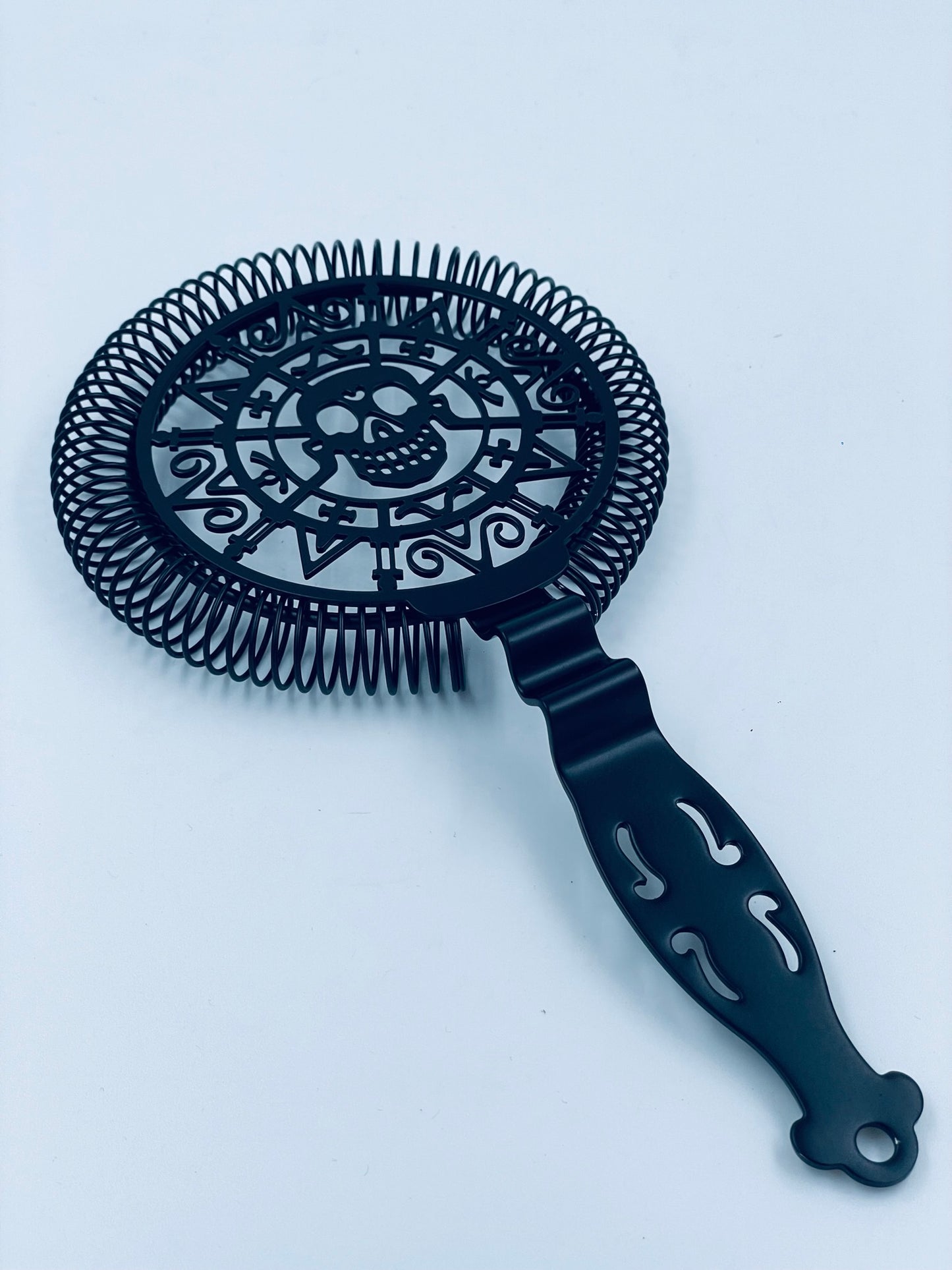 COLADOR HAWTHORNE CALAVERA NEGRO MATE